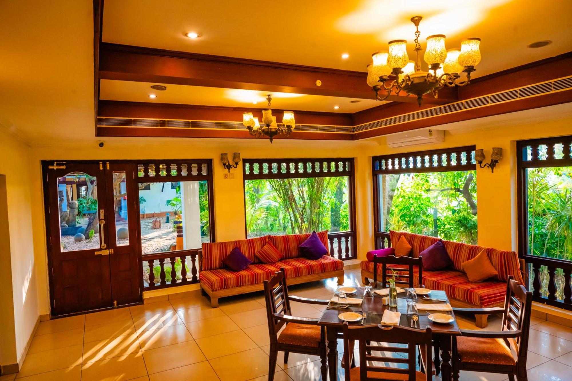 Fragrant Nature Backwater Resort & Ayurveda Spa Kollam Buitenkant foto