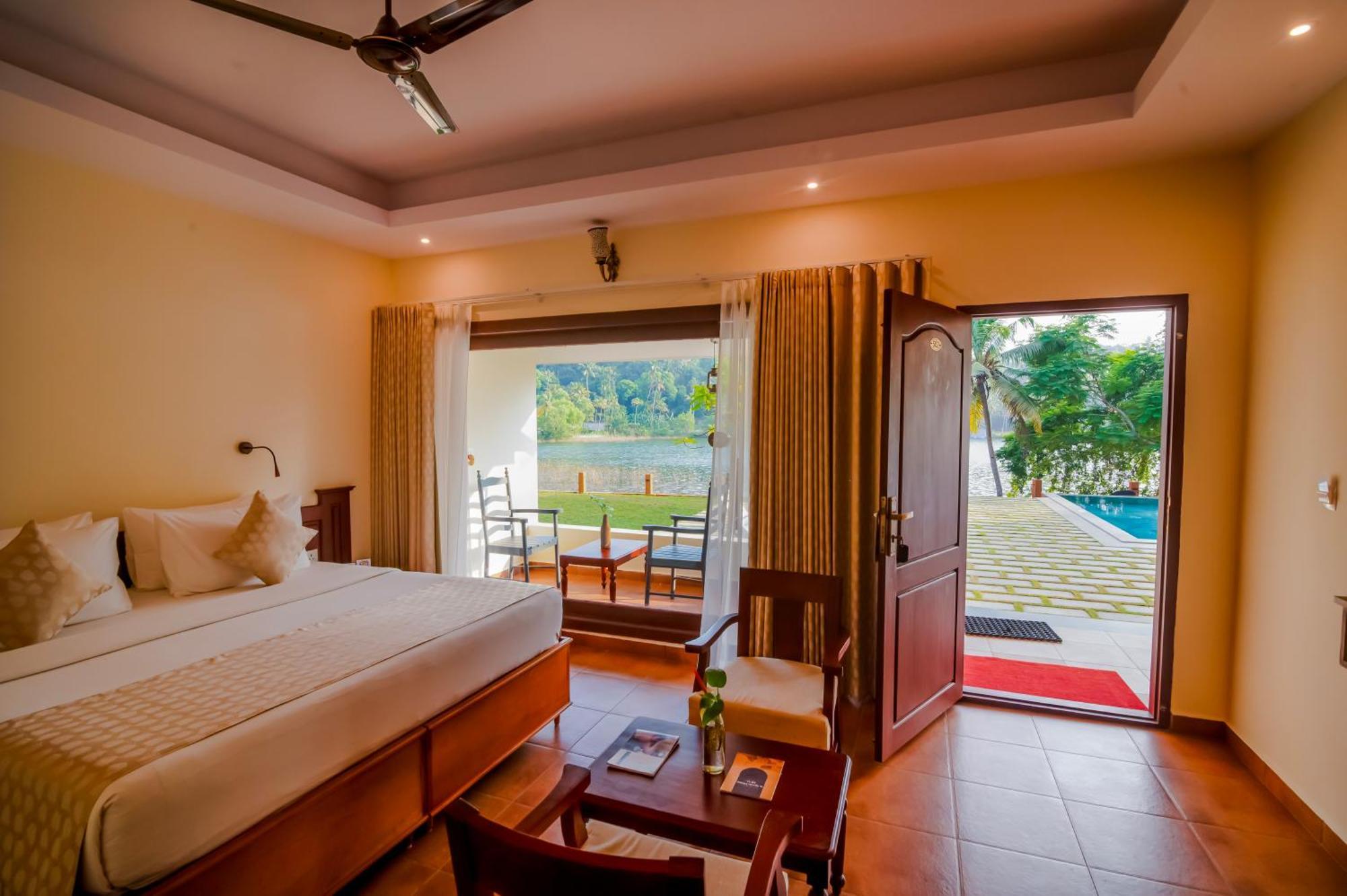 Fragrant Nature Backwater Resort & Ayurveda Spa Kollam Buitenkant foto