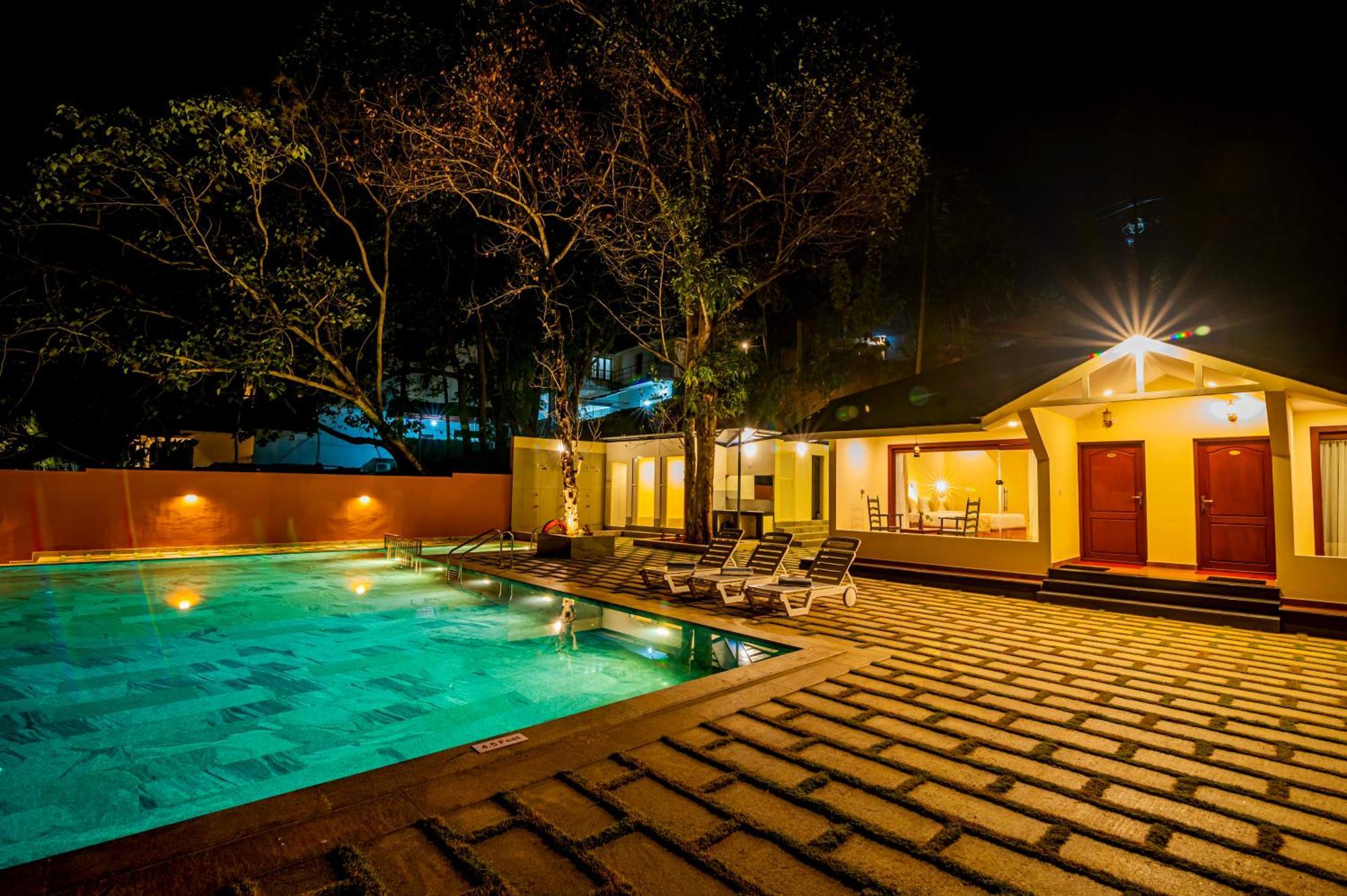 Fragrant Nature Backwater Resort & Ayurveda Spa Kollam Buitenkant foto