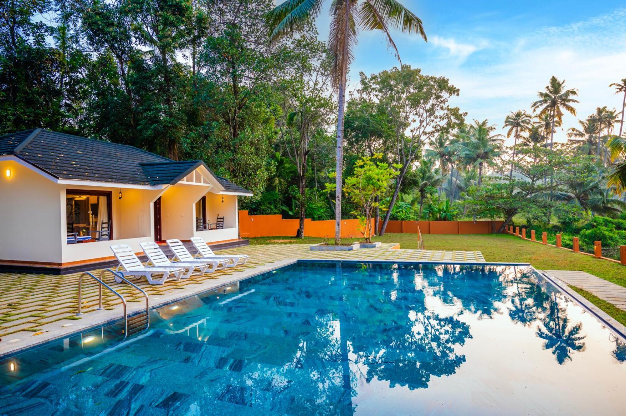 Fragrant Nature Backwater Resort & Ayurveda Spa Kollam Buitenkant foto