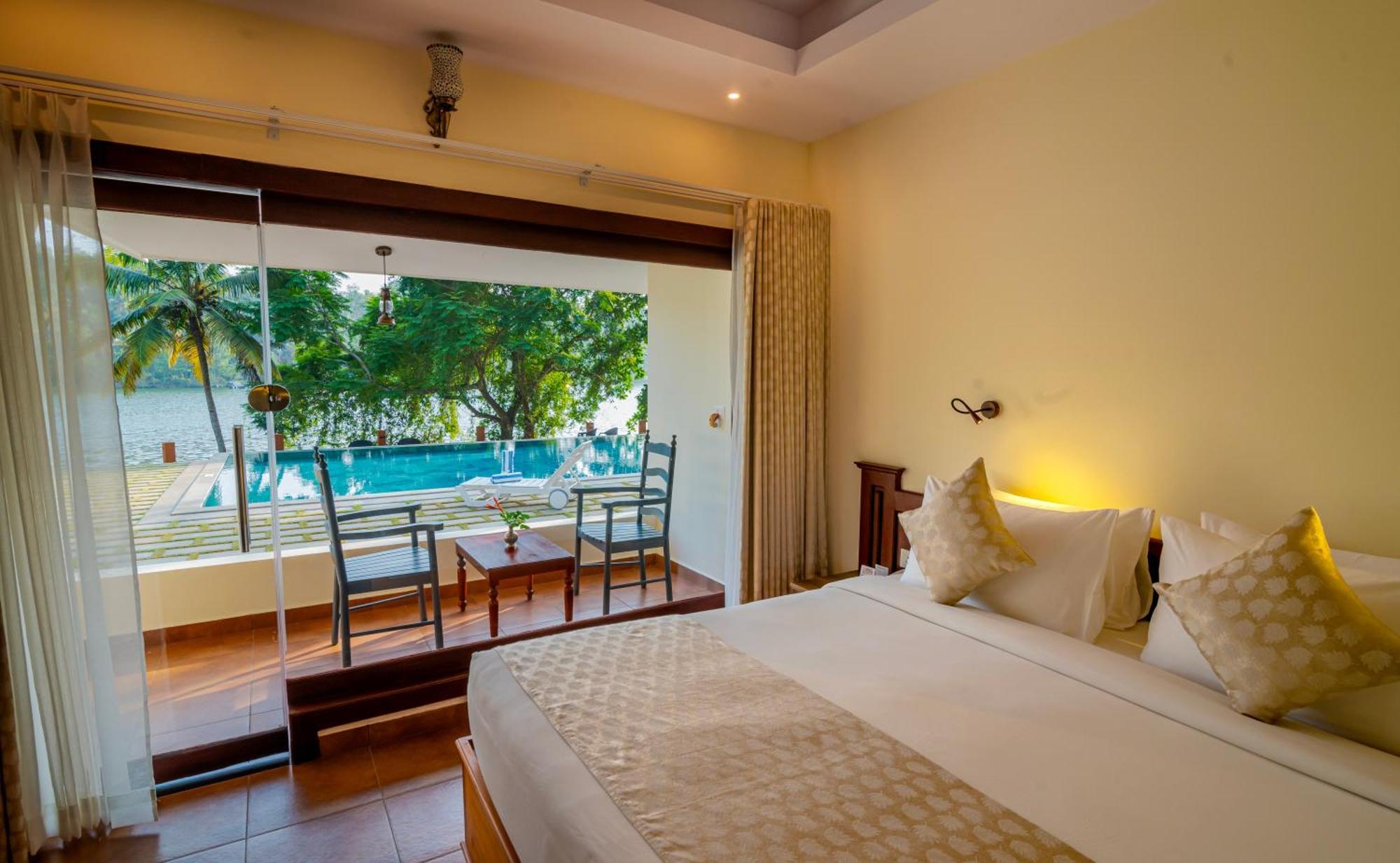 Fragrant Nature Backwater Resort & Ayurveda Spa Kollam Buitenkant foto